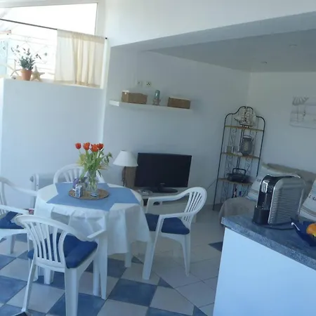 3 Pces Mez 42m2 + Terrasse 11m2 Ref 4054 Le Castellas